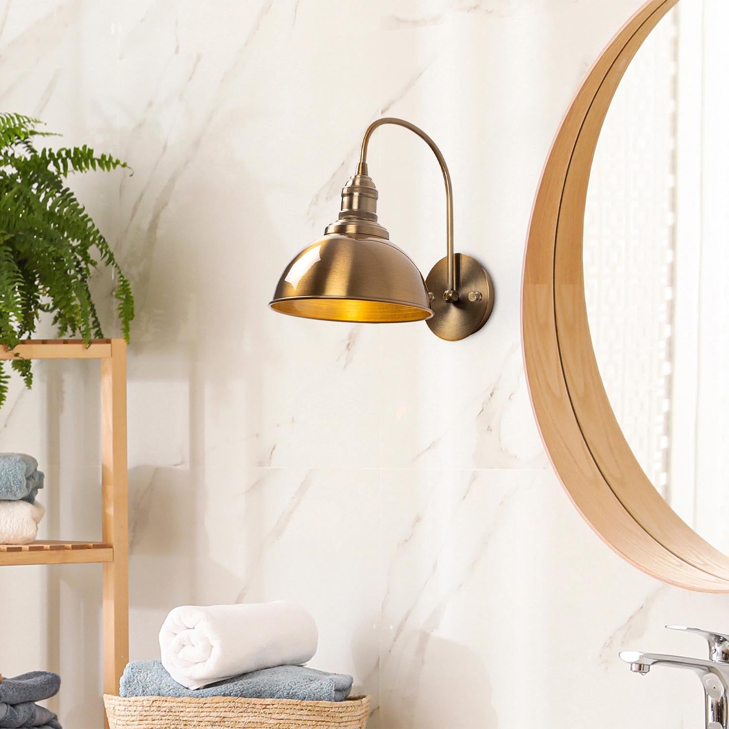 Varzan - 10845 in Vintage präsentiert im Onlineshop von KAQTU Design AG. Wandleuchte ist von Opviq