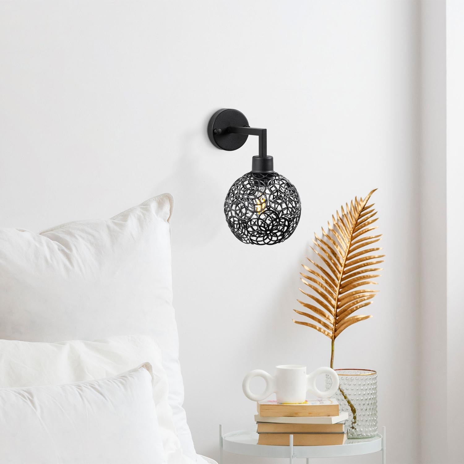 Hay - 11870 in Schwarz präsentiert im Onlineshop von KAQTU Design AG. Wandleuchte ist von Opviq