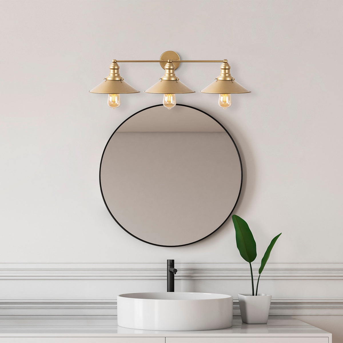 Conical Wandleuchte - Gold in Gold präsentiert im Onlineshop von KAQTU Design AG. Wandleuchte ist von Opviq