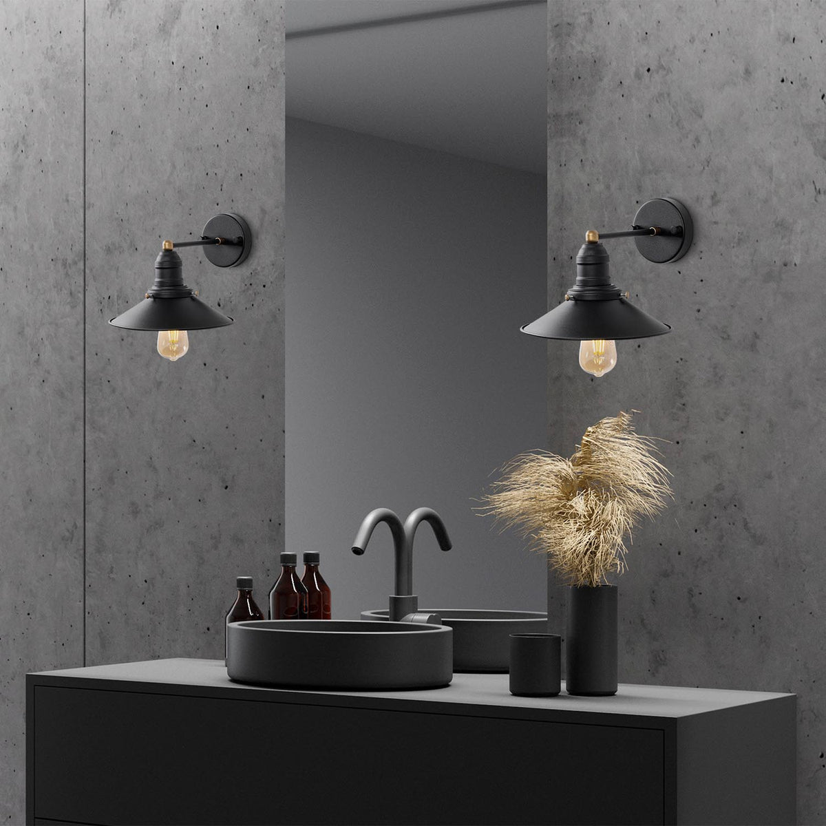 Conical Wandleuchte - Schwarz Antiquität in Schwarz Antiquität präsentiert im Onlineshop von KAQTU Design AG. Wandleuchte ist von Opviq