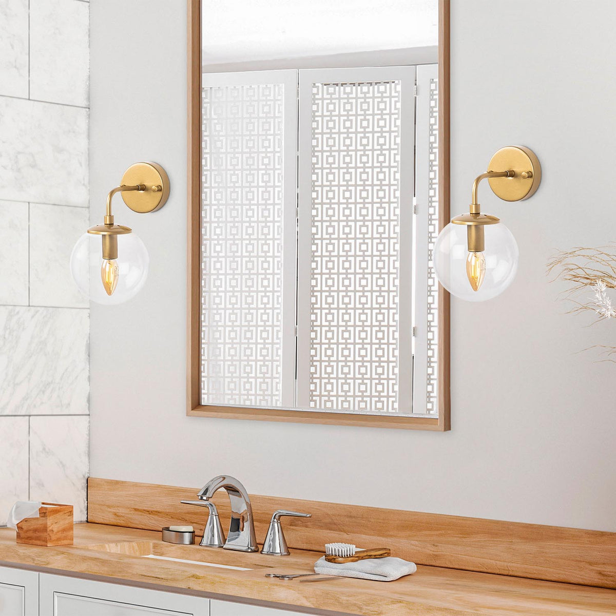 Horn Wandleuchte - Gold in Gold präsentiert im Onlineshop von KAQTU Design AG. Wandleuchte ist von Opviq