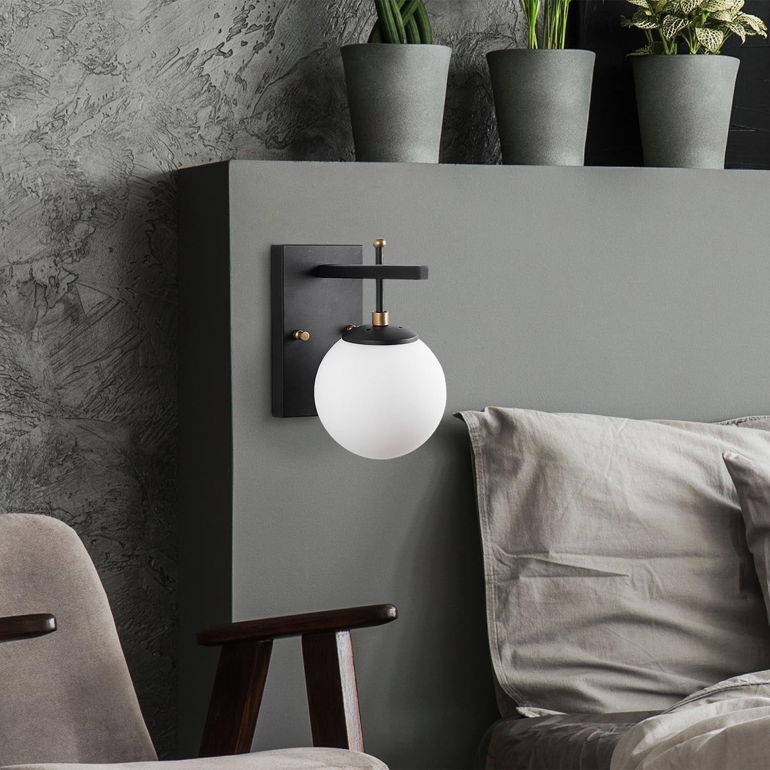 Zahar - 13113 in Schwarz
 Antik
 Weiss präsentiert im Onlineshop von KAQTU Design AG. Wandleuchte ist von Opviq