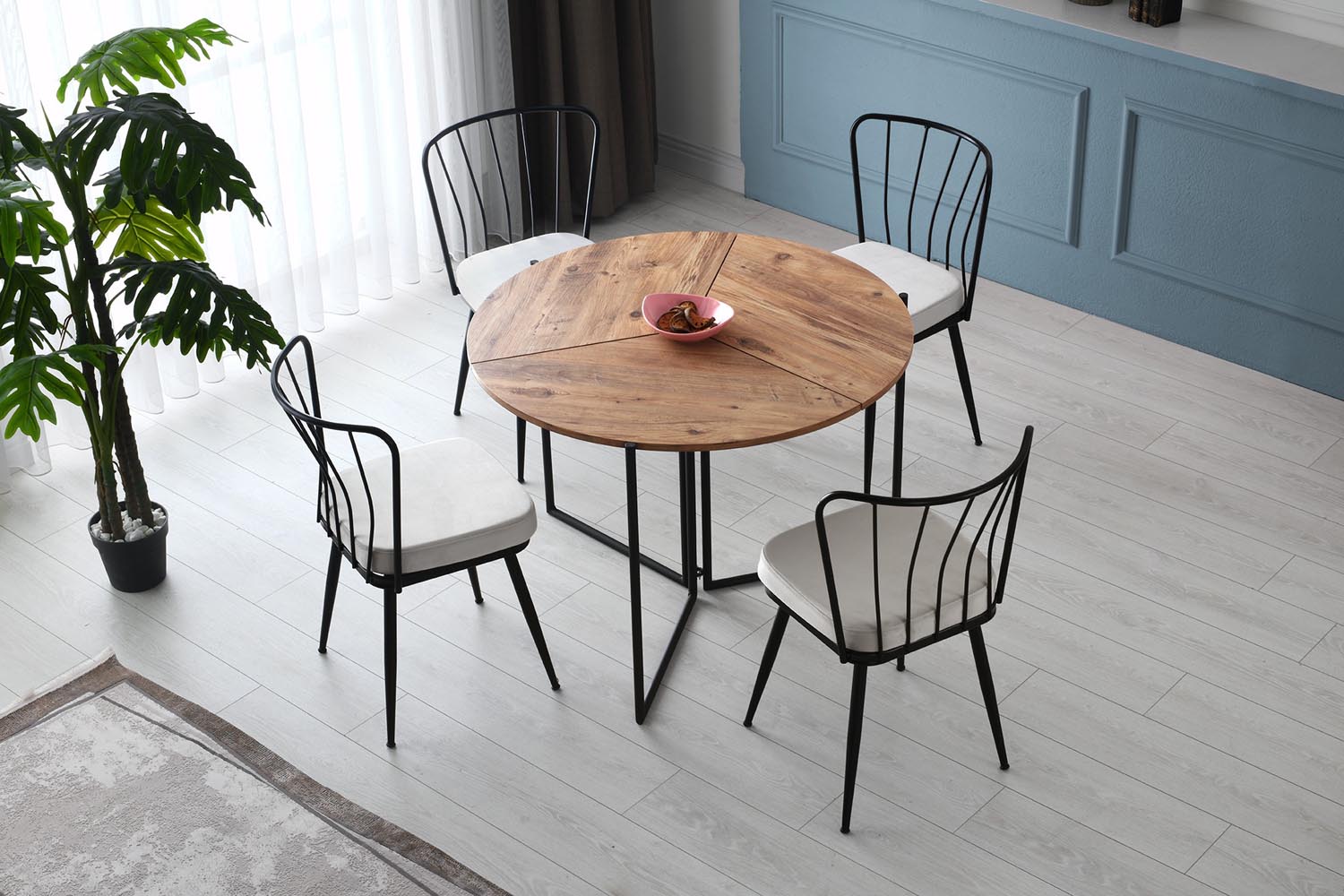 Yaprak - 1201 in Atlantische Kiefer präsentiert im Onlineshop von KAQTU Design AG. Esstisch ist von Hanah Home
