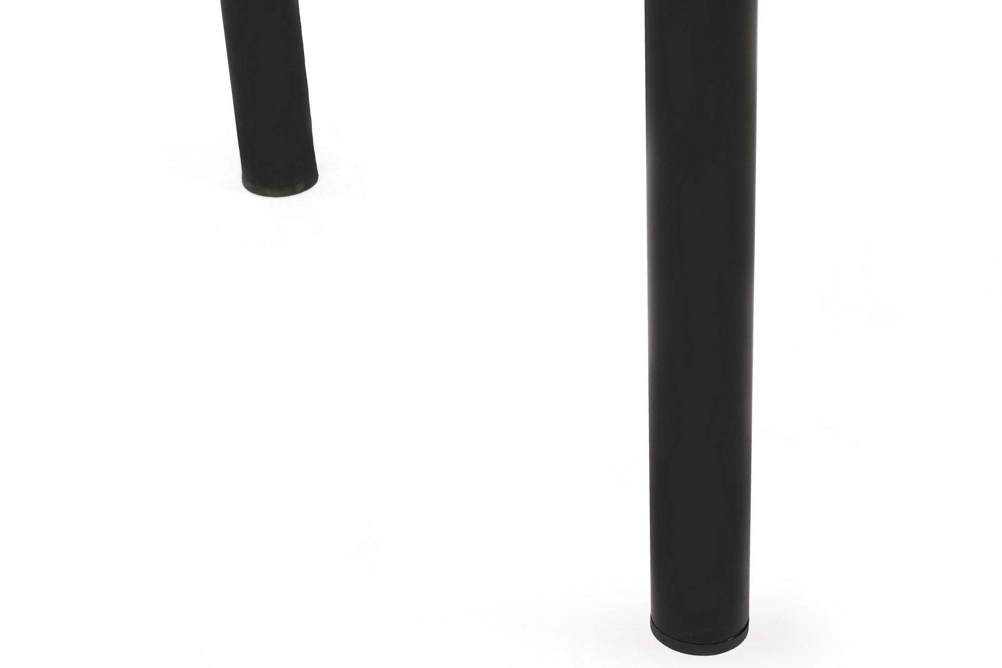 Polo - 1304 in Schwarz präsentiert im Onlineshop von KAQTU Design AG. Esstisch ist von Hanah Home