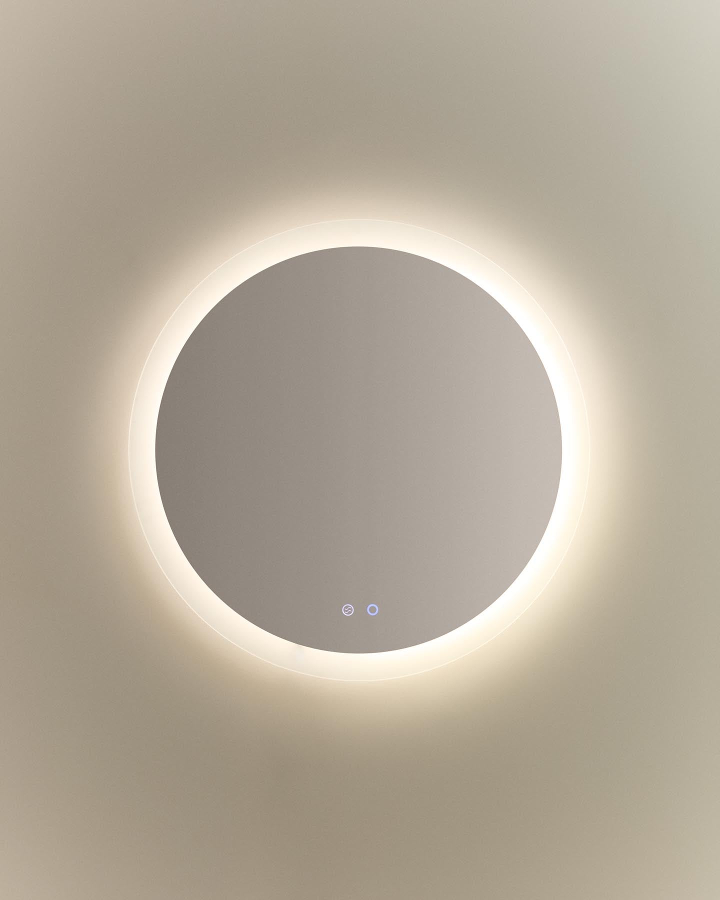 Runder Badezimmerspiegel Mervi mit LED-Licht und Anti-Beschlag-Funktion, Ø 60 cm in Transparent präsentiert im Onlineshop von KAQTU Design AG. Badzubehör ist von Kave Home