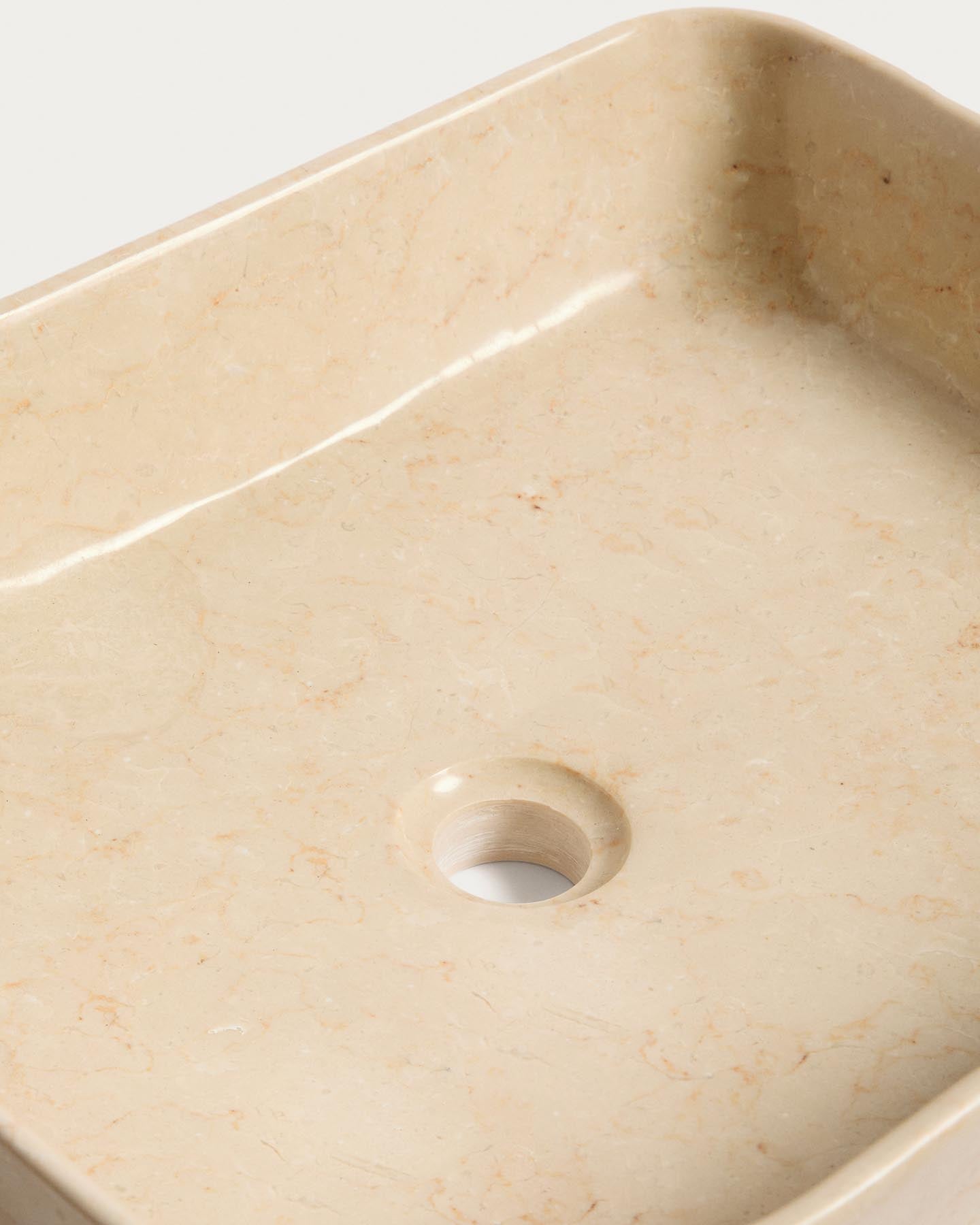 Aufsatzwaschbecken Darnen aus beigem Marmor, 55 x 35 cm in Beige präsentiert im Onlineshop von KAQTU Design AG. Badzubehör ist von Kave Home