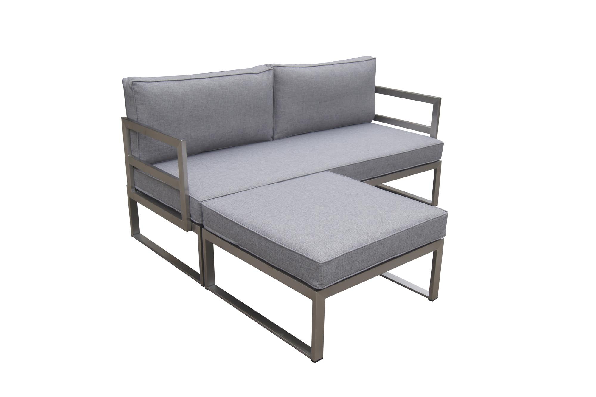 Sofa 2.5 Sitzer Futura in  präsentiert im Onlineshop von KAQTU Design AG. Lounge Sofa ist von Be Garden