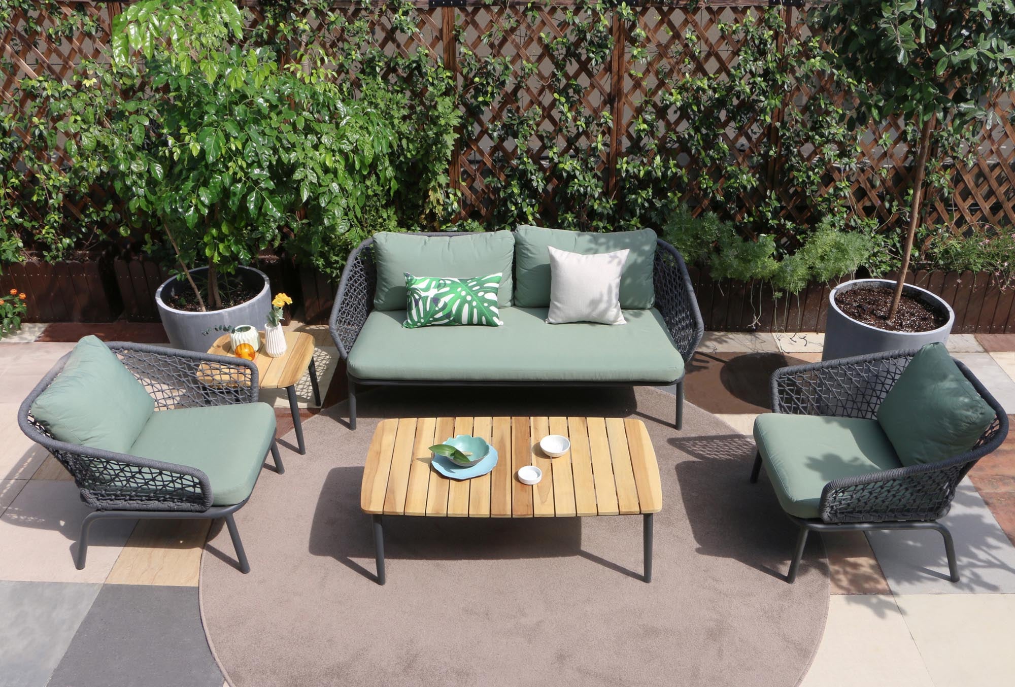 Gartenlounge Elena in Teak präsentiert im Onlineshop von KAQTU Design AG. Loungeset ist von Be Garden