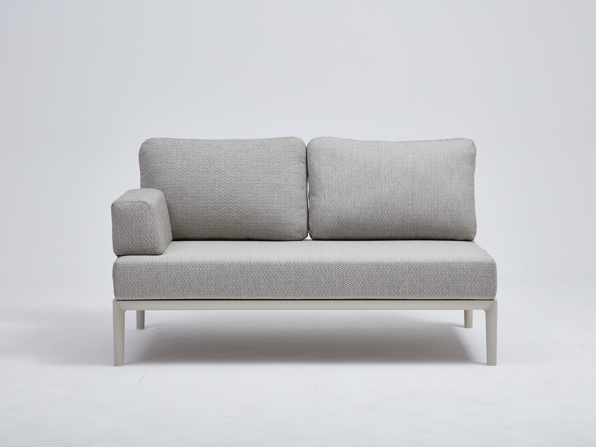 Elegante Armlehne in Beige für das Fiore Sofa von Be Garden, perfektes Outdoor-Zubehör für Komfort und Stil im Freien.