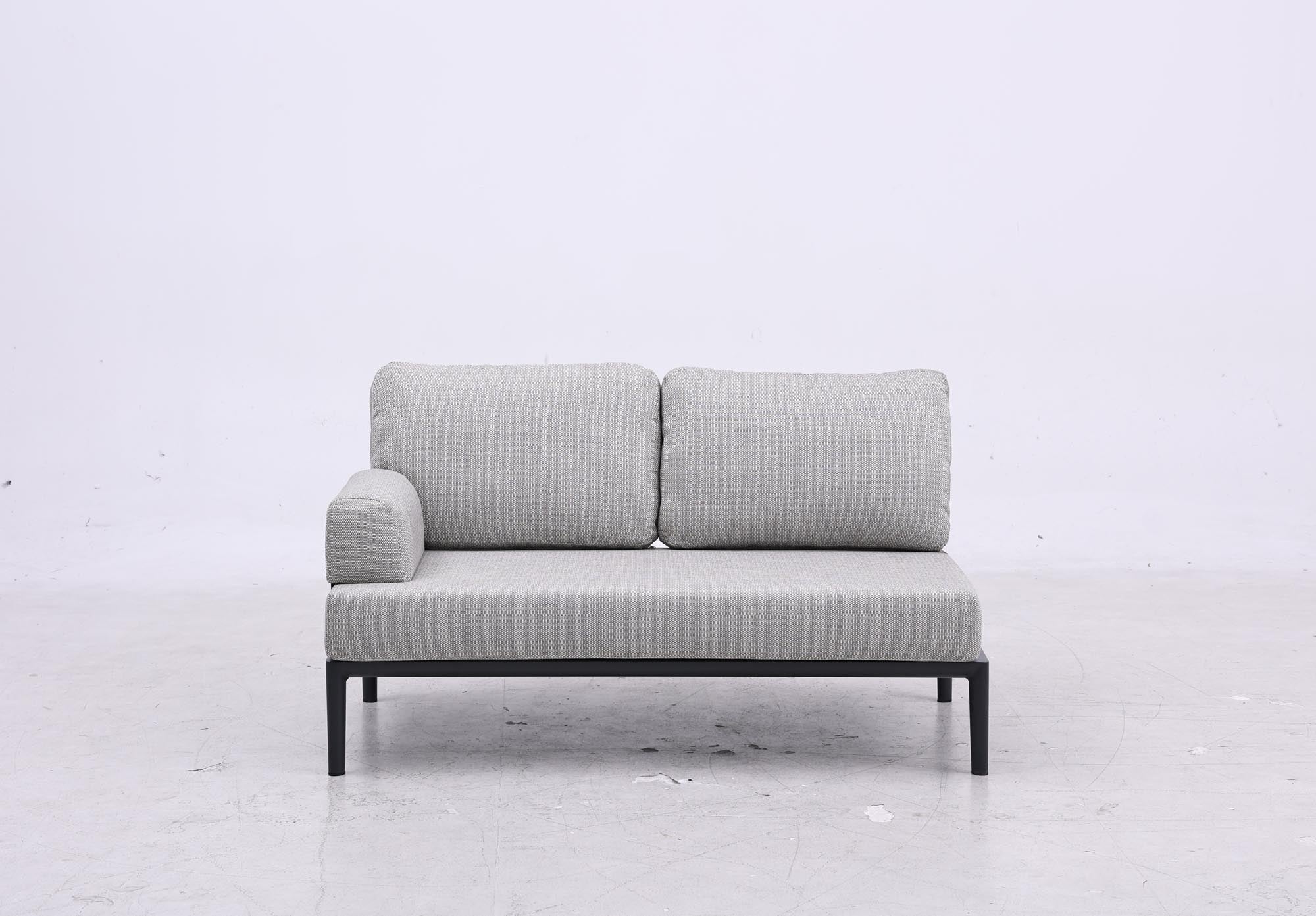Armlehnen zu Sofa Fiore in Anthrazit präsentiert im Onlineshop von KAQTU Design AG. Lounge Sofa ist von Be Garden