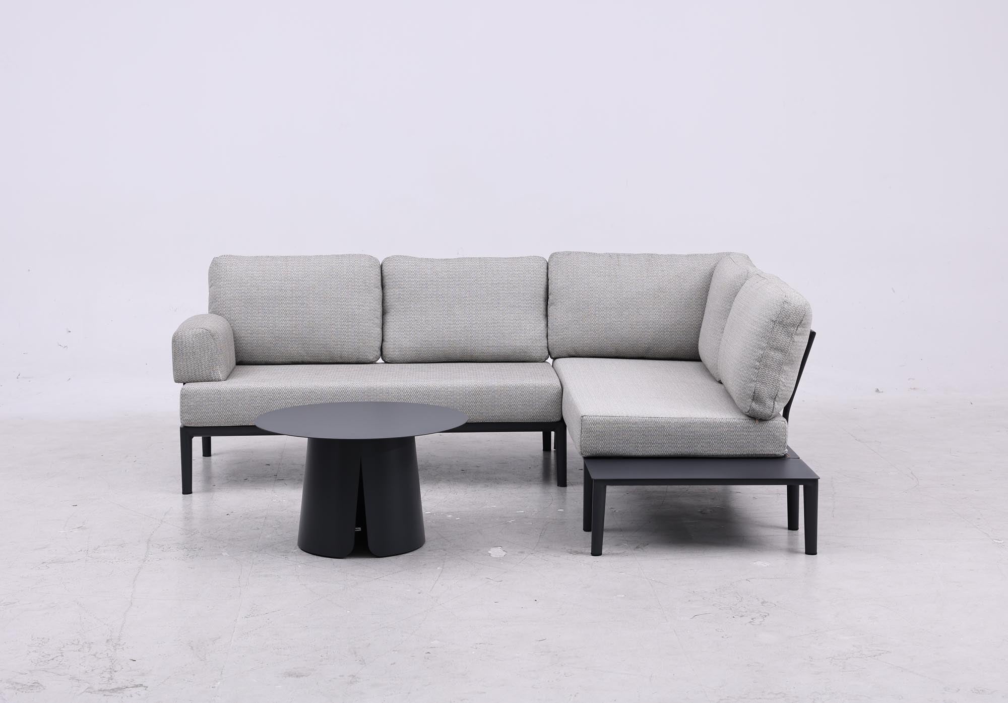 Eleganter Couchtisch Fiore in Anthrazit, Ø70 cm x 42 cm, ideal für stilvolle Wohnzimmergestaltung. Perfekt für entspannte Loungemomente.