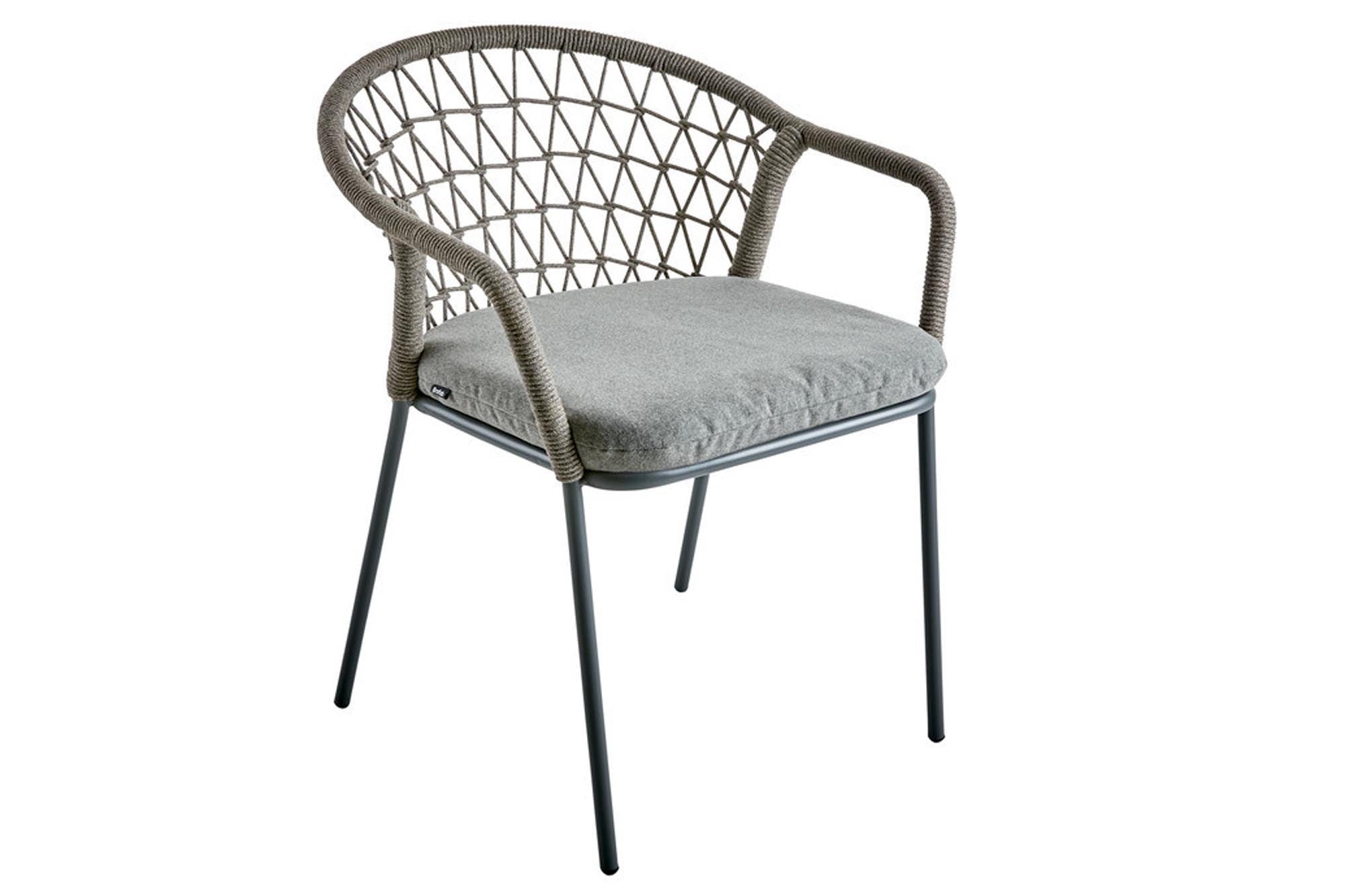 Stuhl Brady mit Armlehnen in  präsentiert im Onlineshop von KAQTU Design AG. Gartenstuhl mit Armlehnen ist von Be Garden