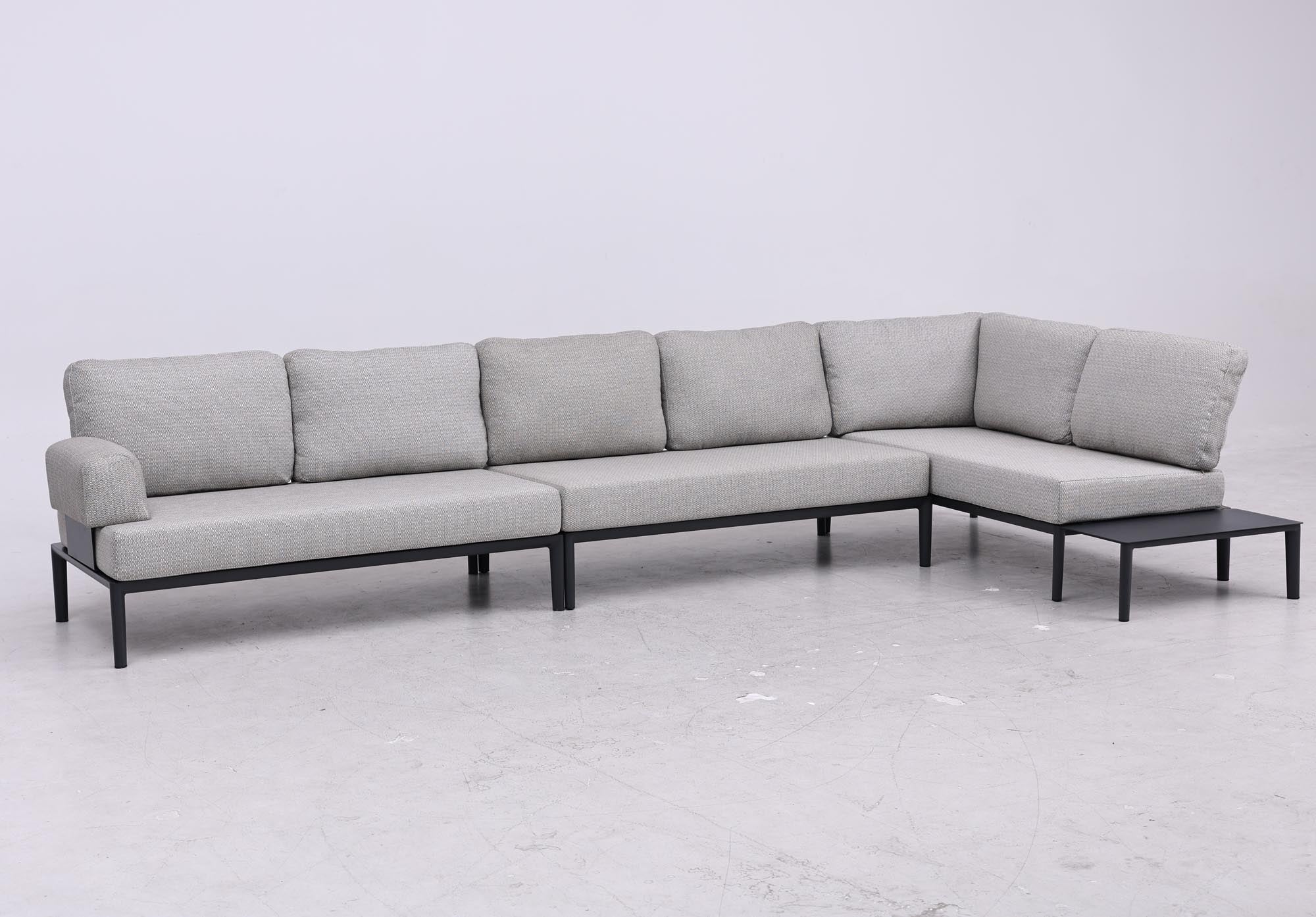 Geräumiges und modernes Loungeset Fiore für 8 Personen in stilvollem Anthrazit, perfekt für gesellige Abende im Garten.