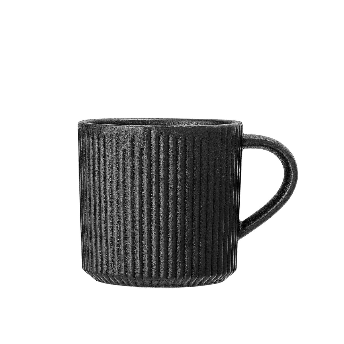 Neri Becher, Schwarz, Steingut in Black präsentiert im Onlineshop von KAQTU Design AG. Tasse ist von Bloomingville