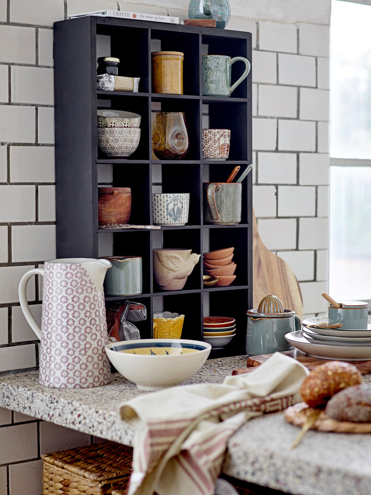 Pixie Serving Saucepan w/Handle, Grün, Steingut in Green präsentiert im Onlineshop von KAQTU Design AG. Kanne ist von Bloomingville