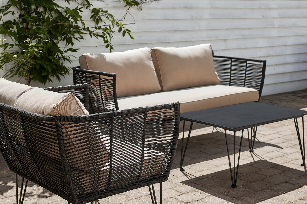 Mundo Sofa, Black, Metal in Schwarz präsentiert im Onlineshop von KAQTU Design AG. Lounge Sofa ist von Bloomingville