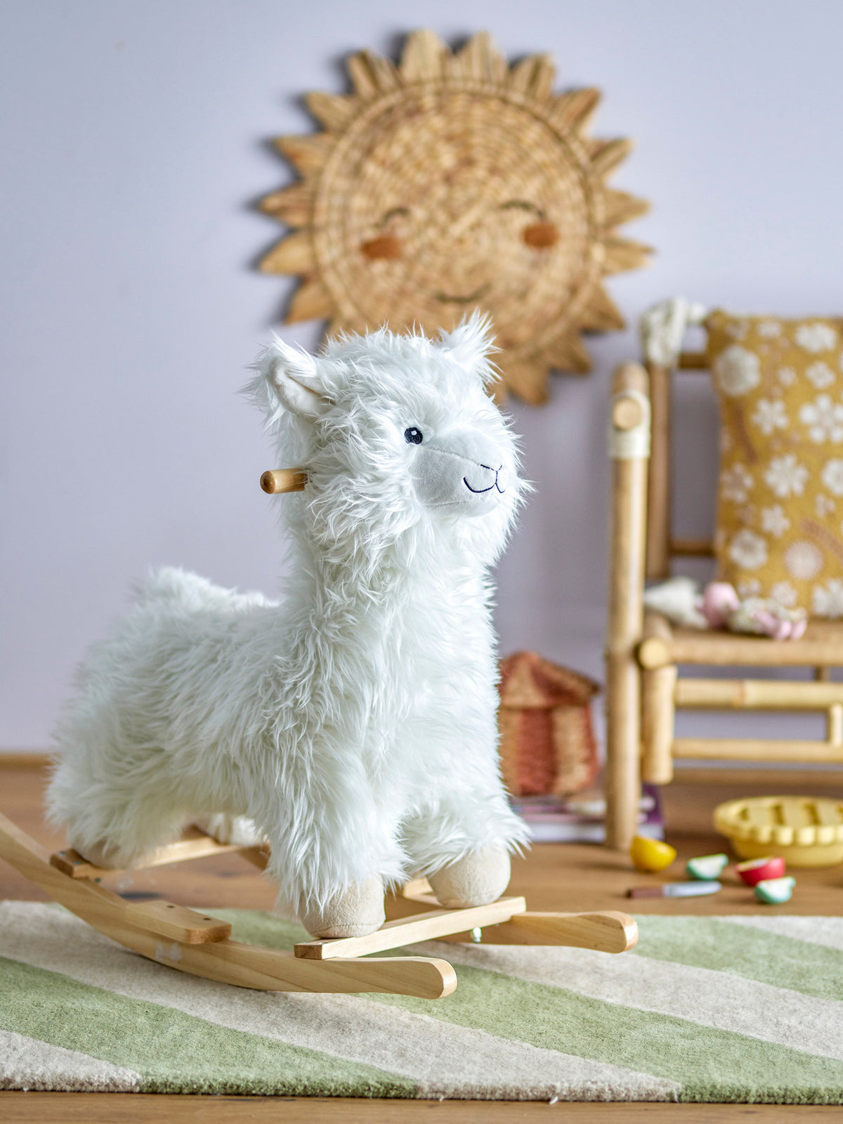 Kinto Schaukelspielzeug, Lama, Weiá, Polyester in White präsentiert im Onlineshop von KAQTU Design AG. Objekte Kids ist von Bloomingville Mini