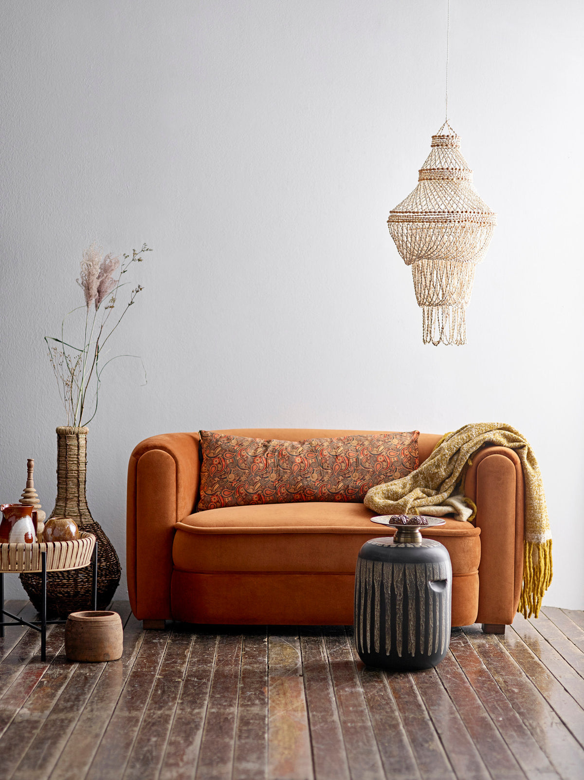 Malala Sofa, Braun, Polyester in Brown präsentiert im Onlineshop von KAQTU Design AG. 2er Sofa ist von Creative Collection