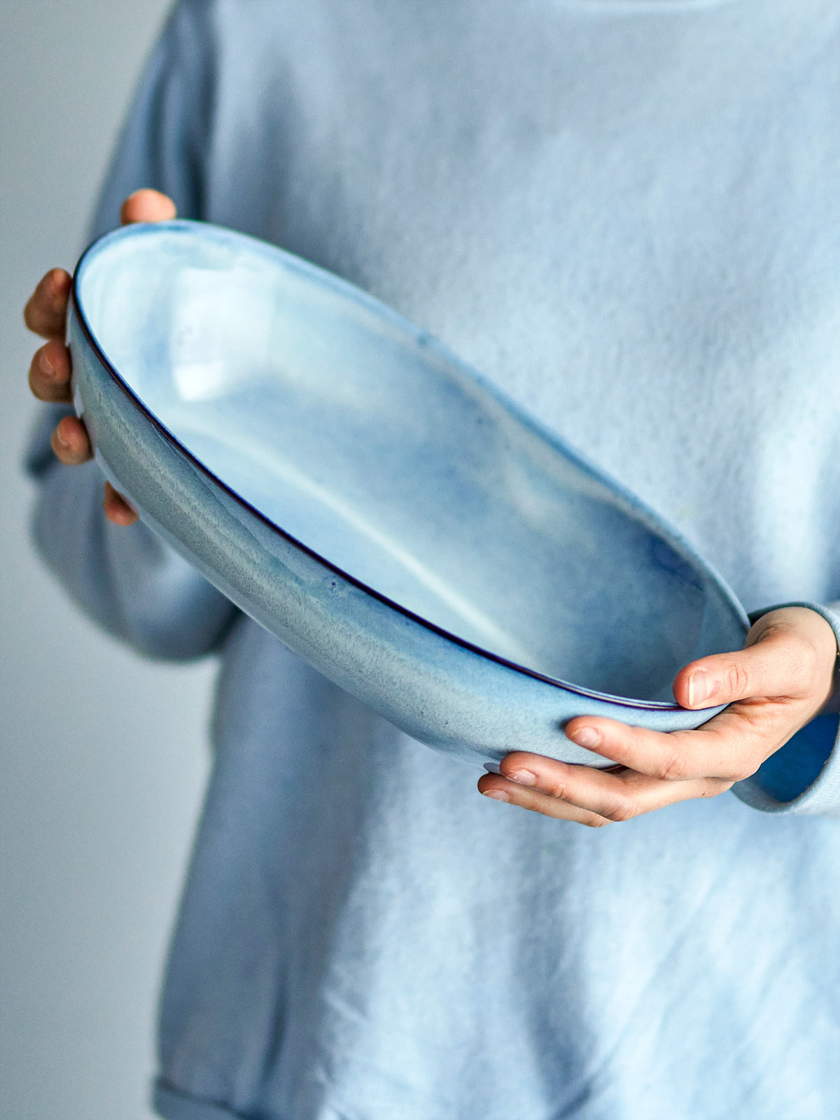 Sandrine Servierschüssel, Blau, Steingut in Blue präsentiert im Onlineshop von KAQTU Design AG. Schale ist von Bloomingville