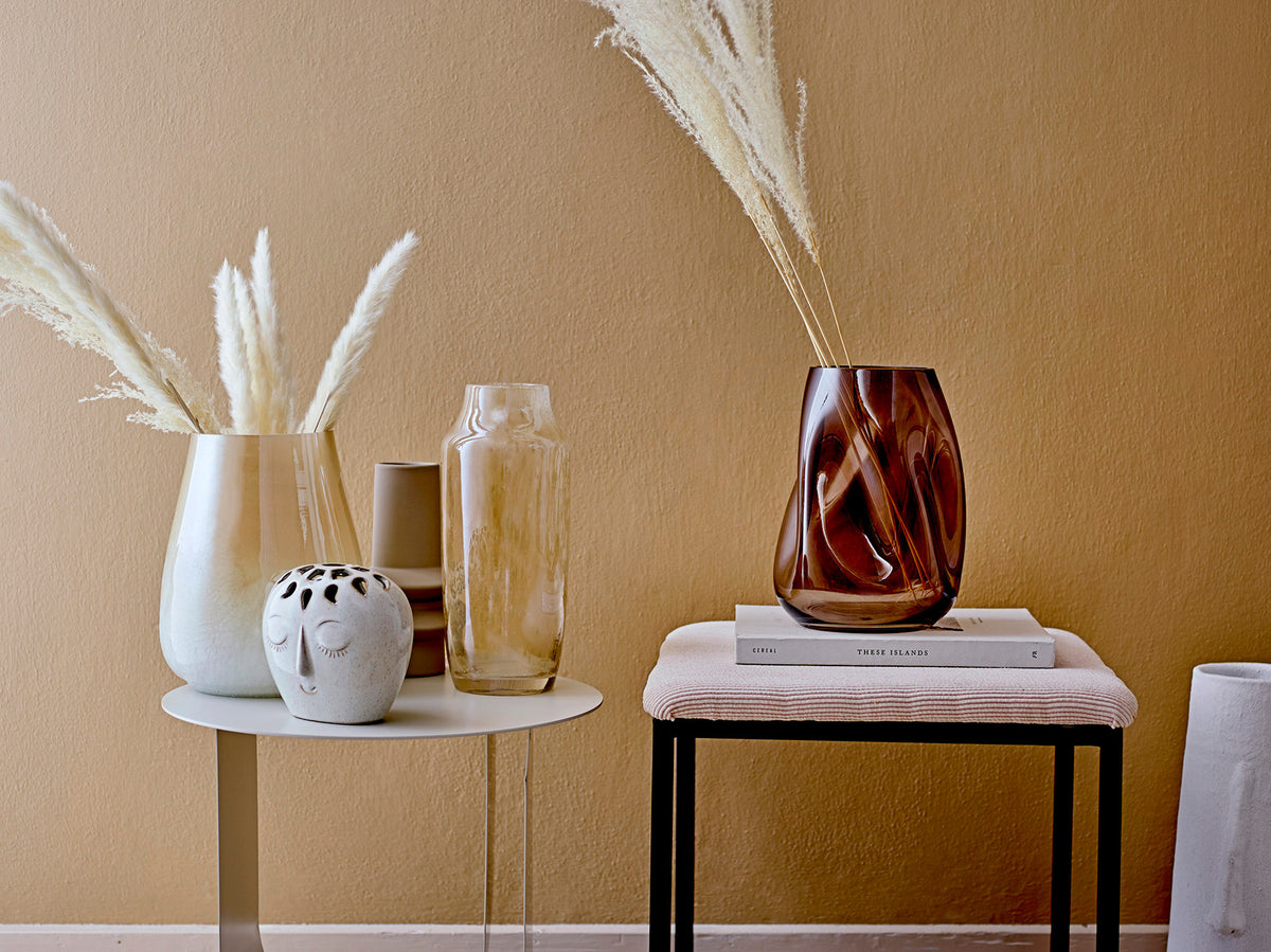 Elissa Vase, Weiá, Steingut in White präsentiert im Onlineshop von KAQTU Design AG. Vase ist von Bloomingville
