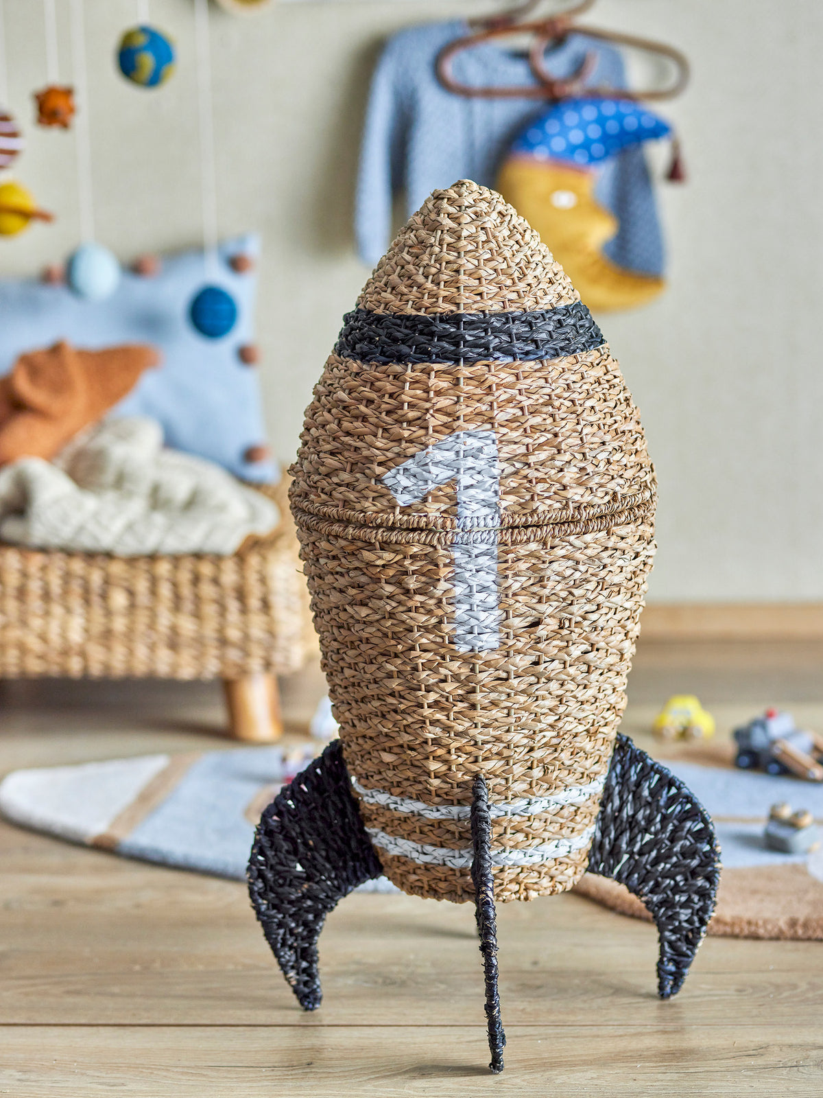 Cosmina Korb mit Deckel, Natur, Seegras in Nature präsentiert im Onlineshop von KAQTU Design AG. Aufbewährungskörbe ist von Bloomingville Mini