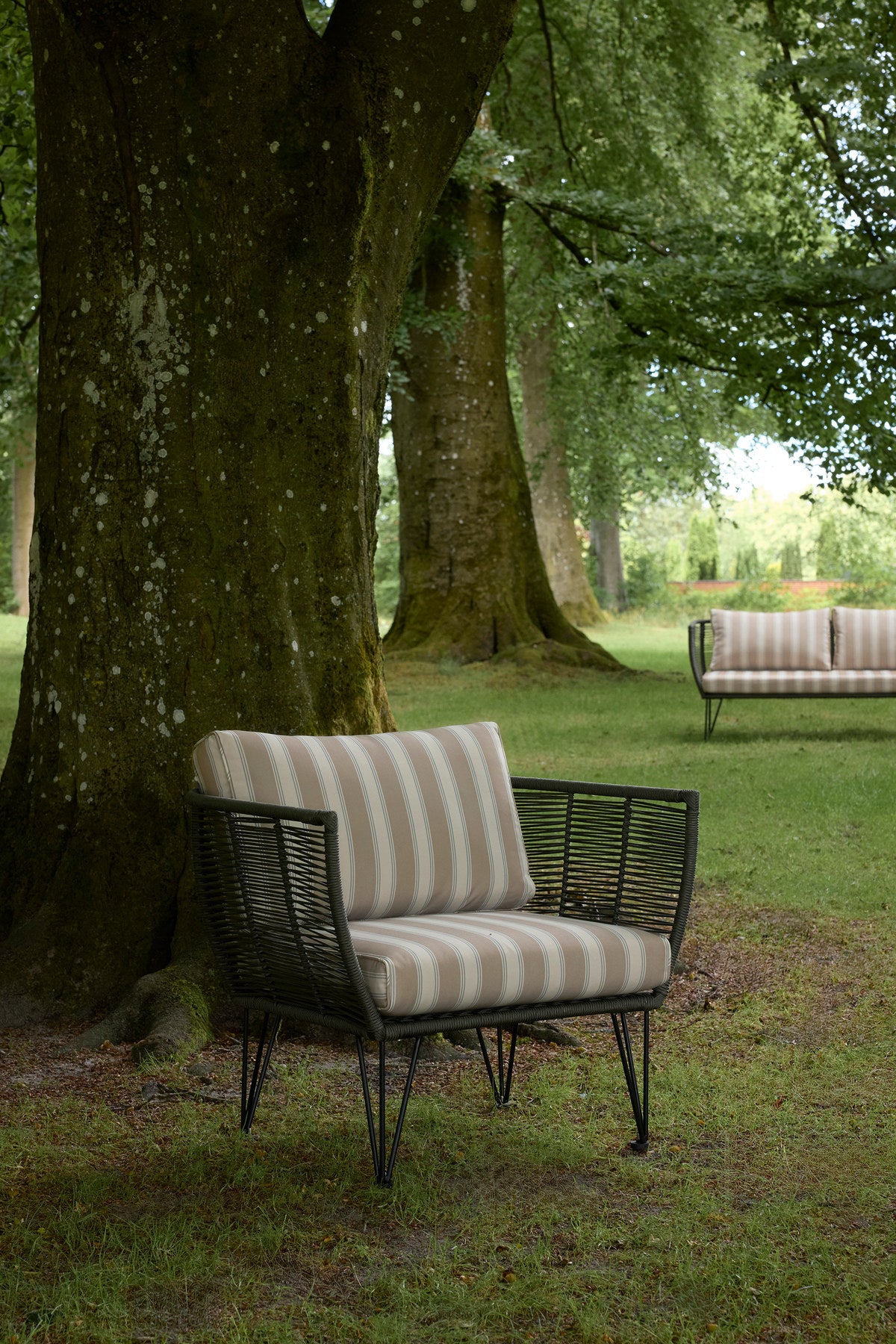 Mundo Loungesessel, Grün, Metall in Grün präsentiert im Onlineshop von KAQTU Design AG. Outdoor-Sessel ist von Bloomingville