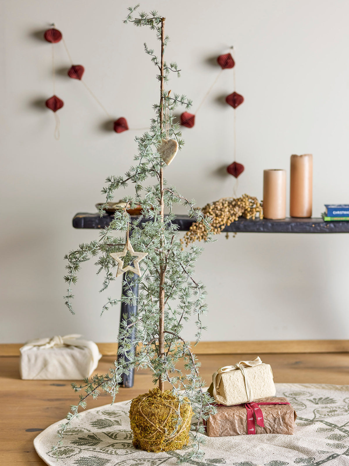 Vita Deko-Baum in Grün aus Polyethylen und Moos, Kunstgegenstand von Bloomingville