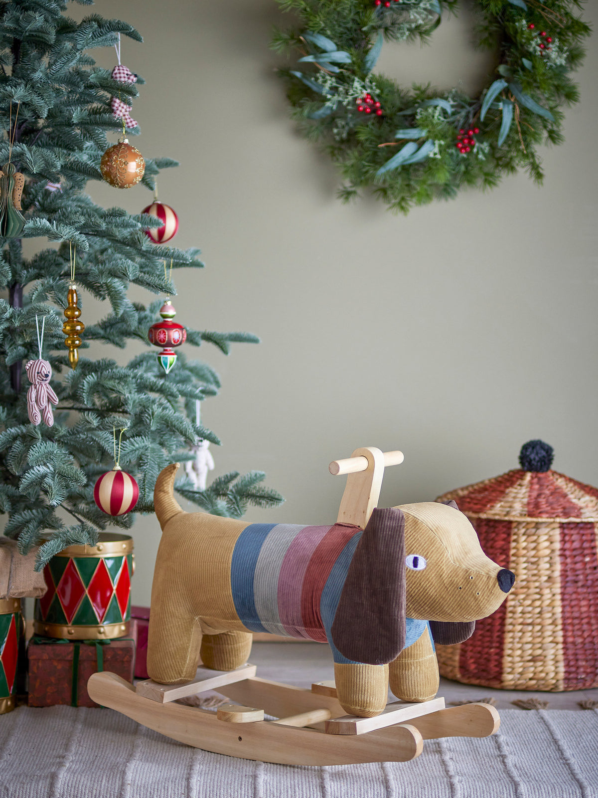Charlie Rocking Toy, Dog, Braun, Polyester in Brown präsentiert im Onlineshop von KAQTU Design AG. Objekte Kids ist von Bloomingville Mini
