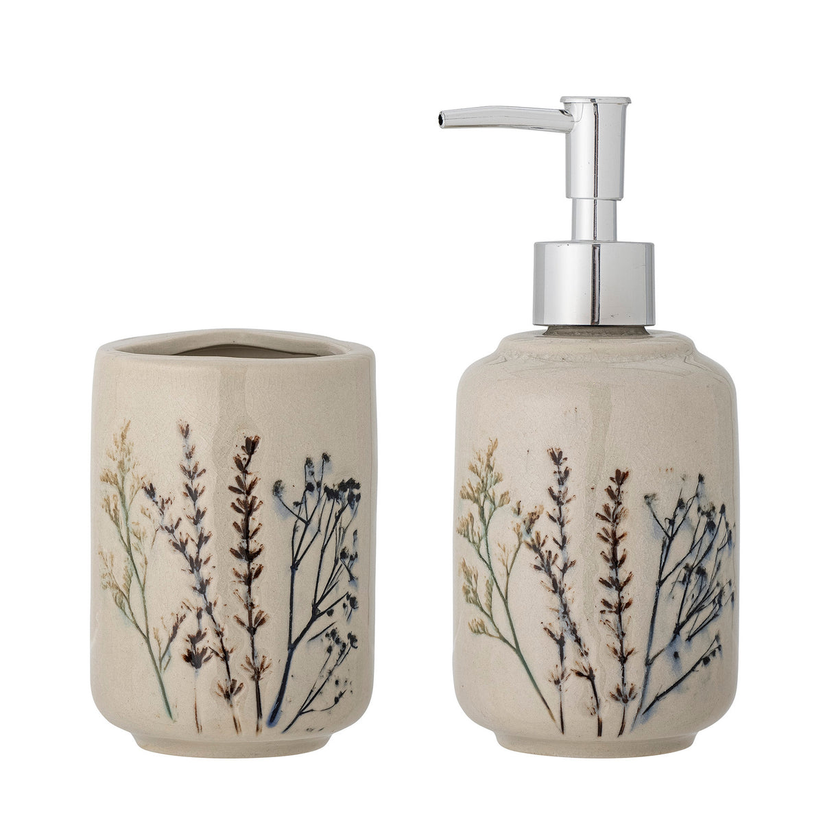 Zwei weisse Seifenspender aus Steingut mit handgestempeltem Blumenmuster und Krakeleeglasur, Pumpen aus Kunststoff, Set von Bloomingville