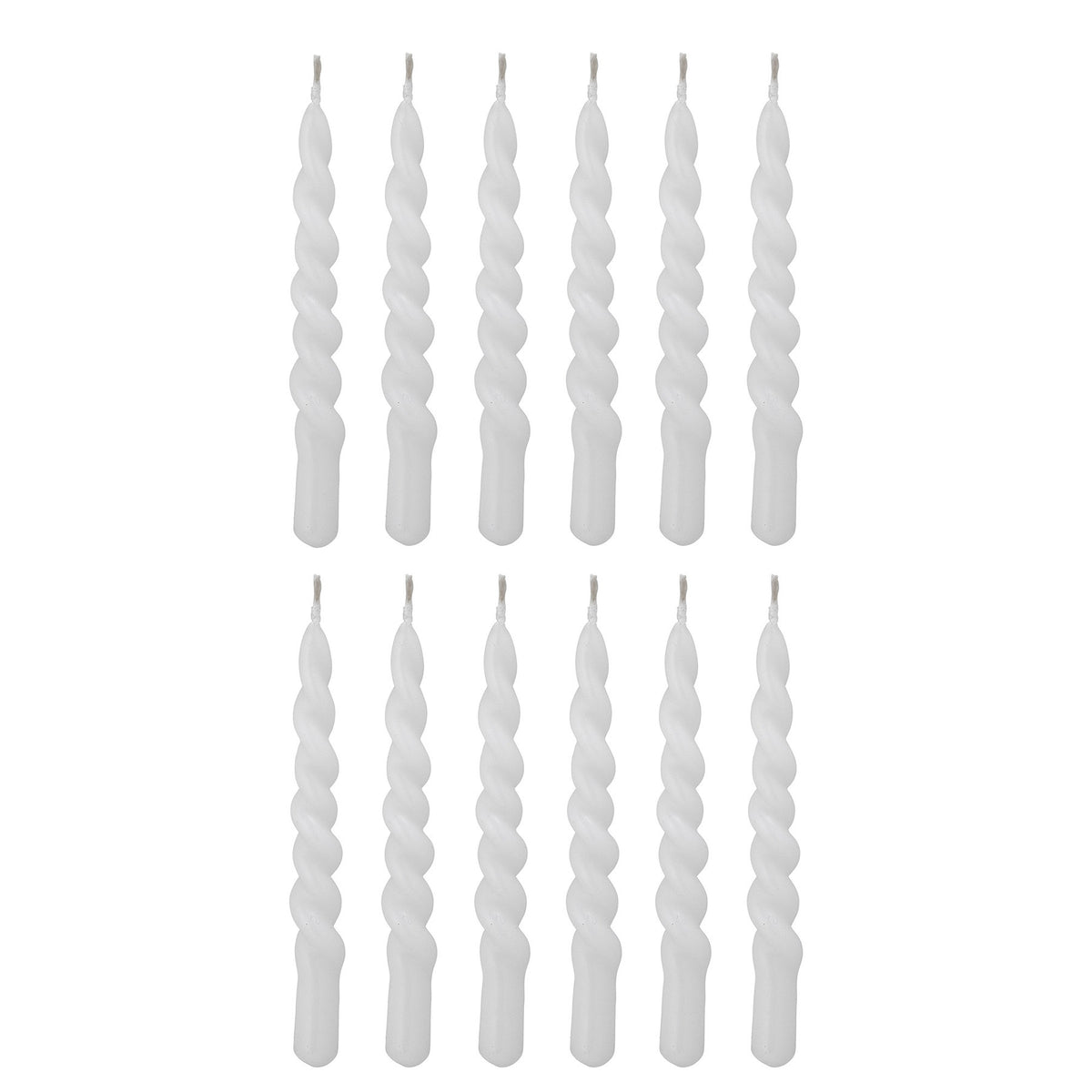 Zwölf weisse, schlanke Twist Kerzen aus Paraffin mit gedrehter Form