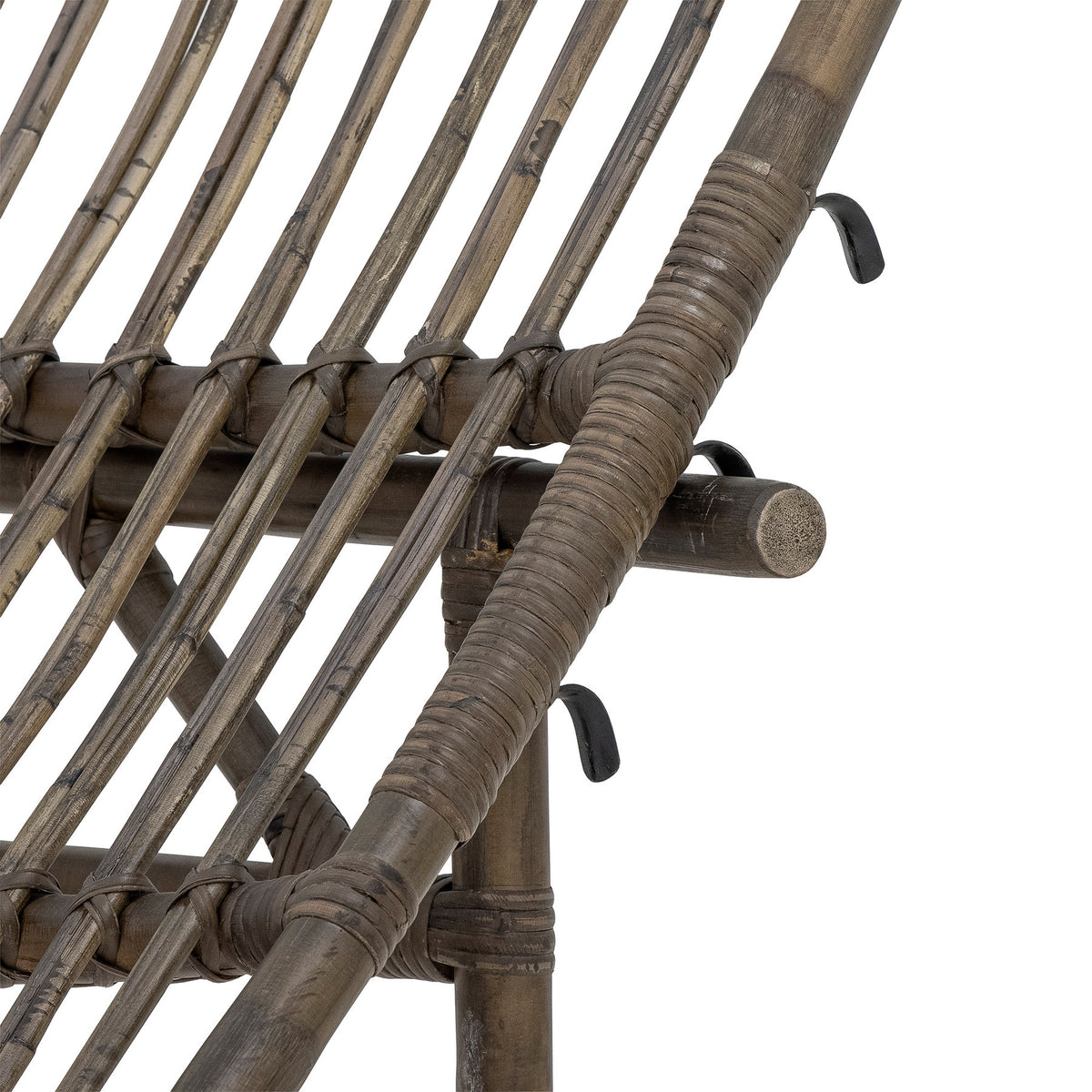 Dione Liegestuhl, Braun, Rattan in Brown präsentiert im Onlineshop von KAQTU Design AG. Liegestuhl ist von Bloomingville