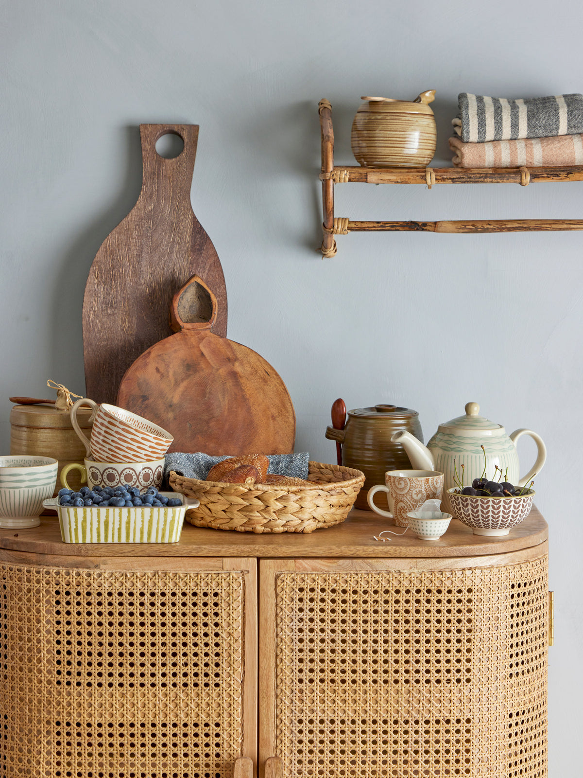 Maple Teekanne, Blue, Steingut in Blue präsentiert im Onlineshop von KAQTU Design AG. Teekrüge ist von Creative Collection