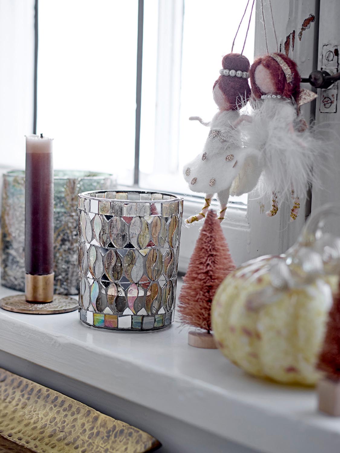 Liuka Ornament, Weiß, Wolle in White präsentiert im Onlineshop von KAQTU Design AG. Ornament ist von Bloomingville