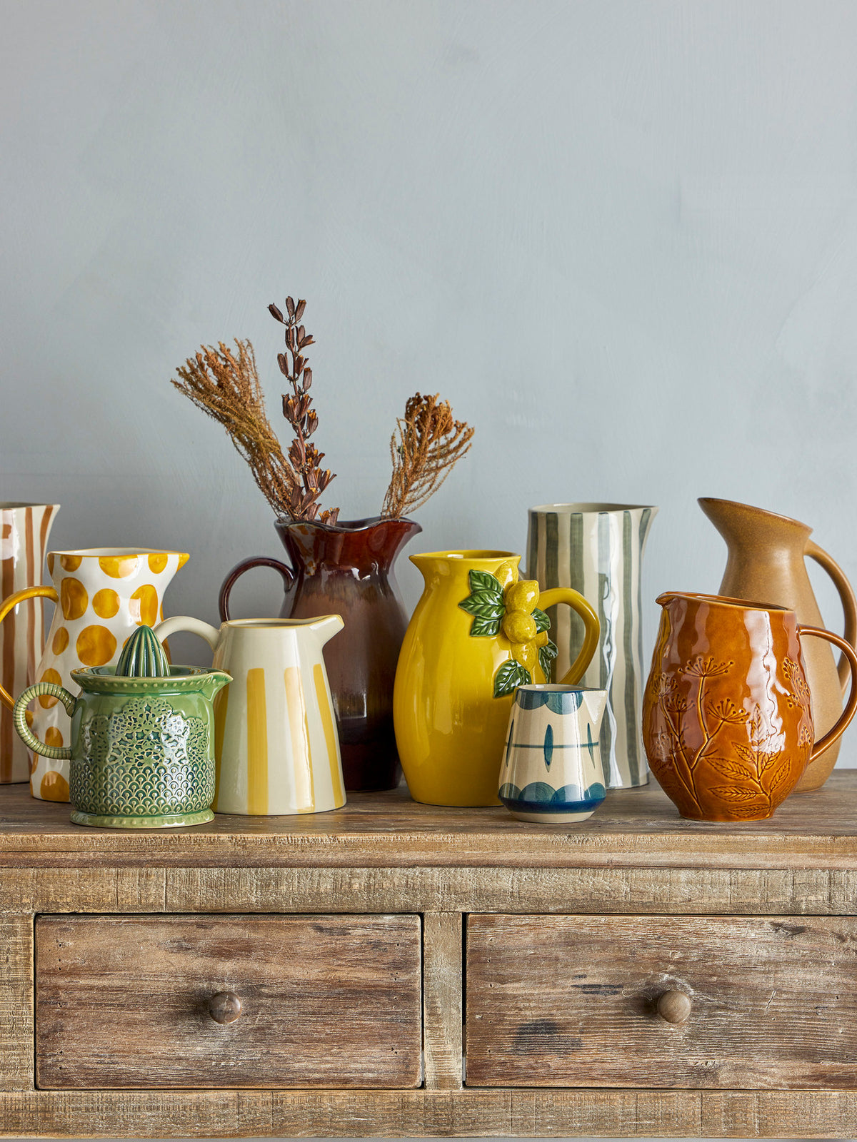 Limone Krug, Gelb, Steingut in Yellow präsentiert im Onlineshop von KAQTU Design AG. Kanne ist von Creative Collection