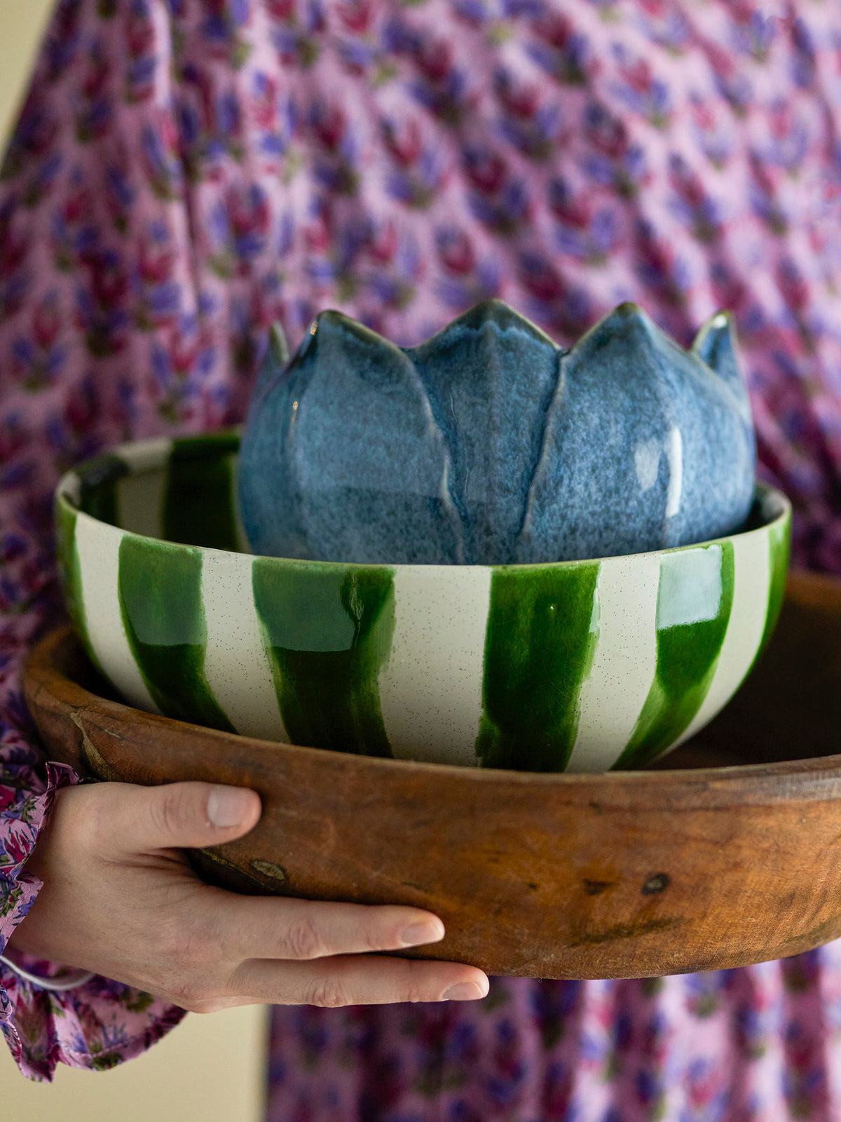Shakti Schale, Grün, Steingut in Green präsentiert im Onlineshop von KAQTU Design AG. Schale ist von Creative Collection