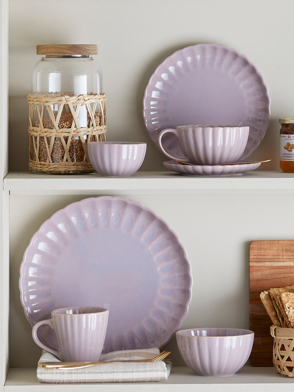 Latina Schale, Rose, Steingut in Rose präsentiert im Onlineshop von KAQTU Design AG. Schale ist von Bloomingville