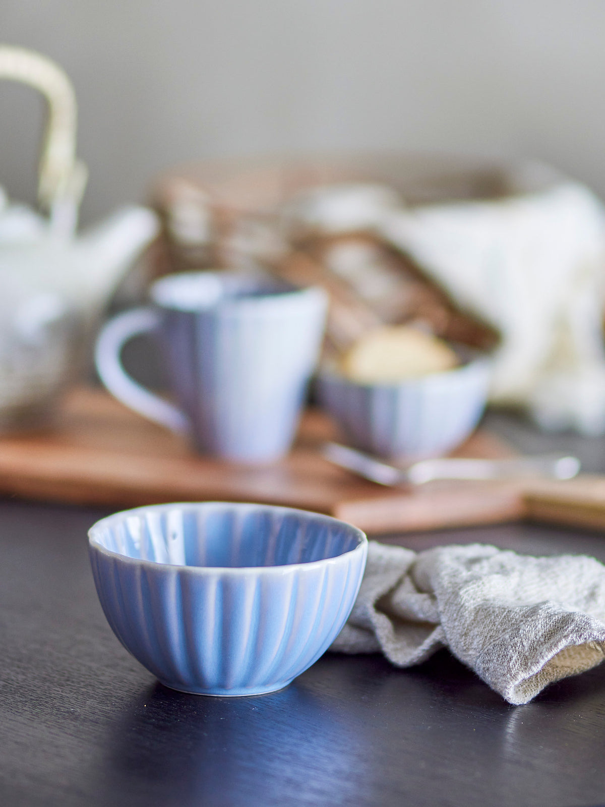 Latina Schale, Blue, Steingut in Blau präsentiert im Onlineshop von KAQTU Design AG. Schale ist von Bloomingville