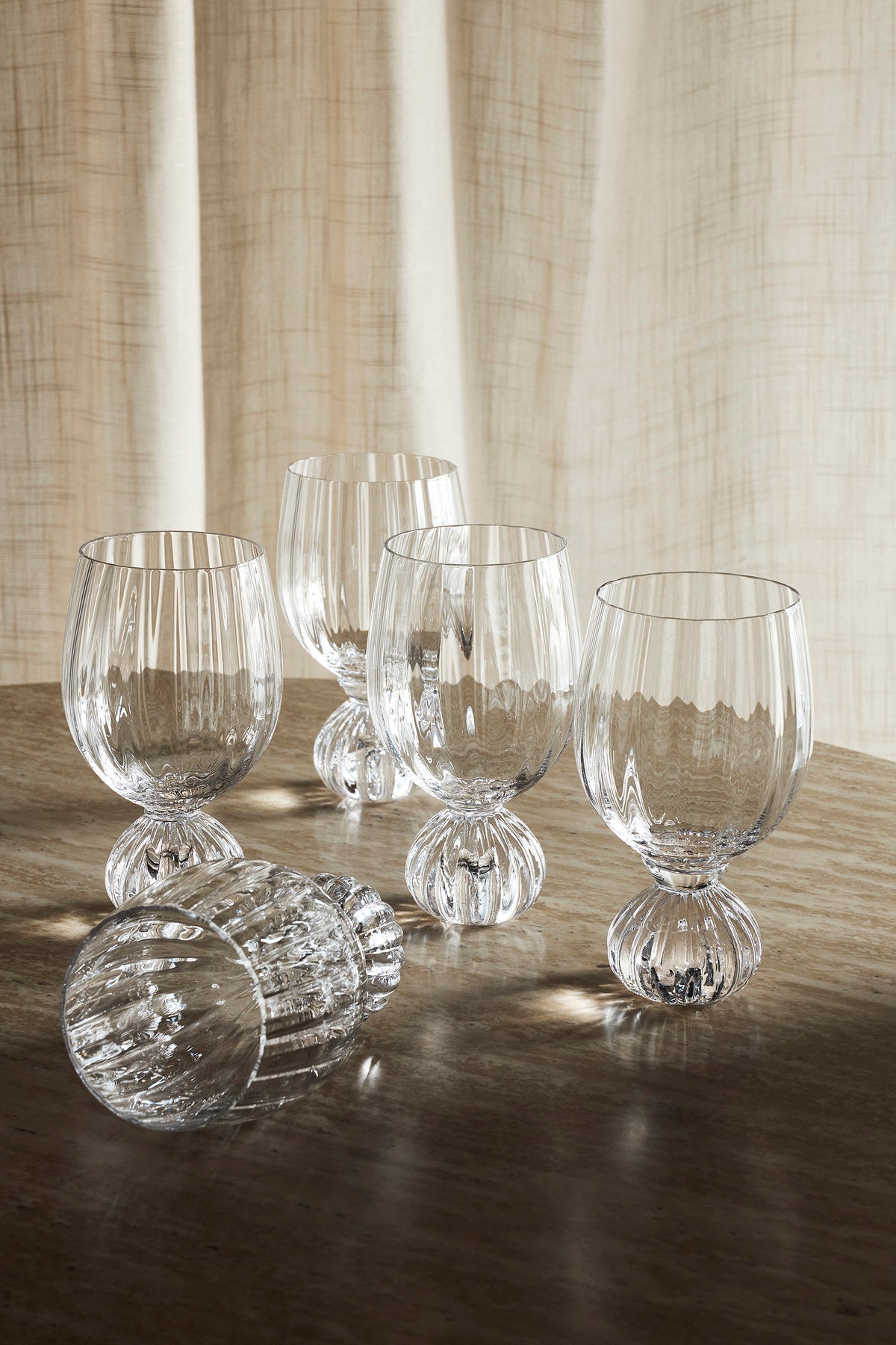 Taurin Weinglas, Klar, Glas in Klar präsentiert im Onlineshop von KAQTU Design AG. Universal Weingläser ist von Bloomingville