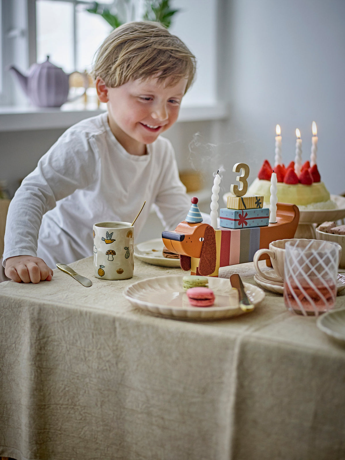 Agnes Geschirr-Set, Weiss, Steingut in Weiß präsentiert im Onlineshop von KAQTU Design AG. Geschirrset ist von Bloomingville Mini