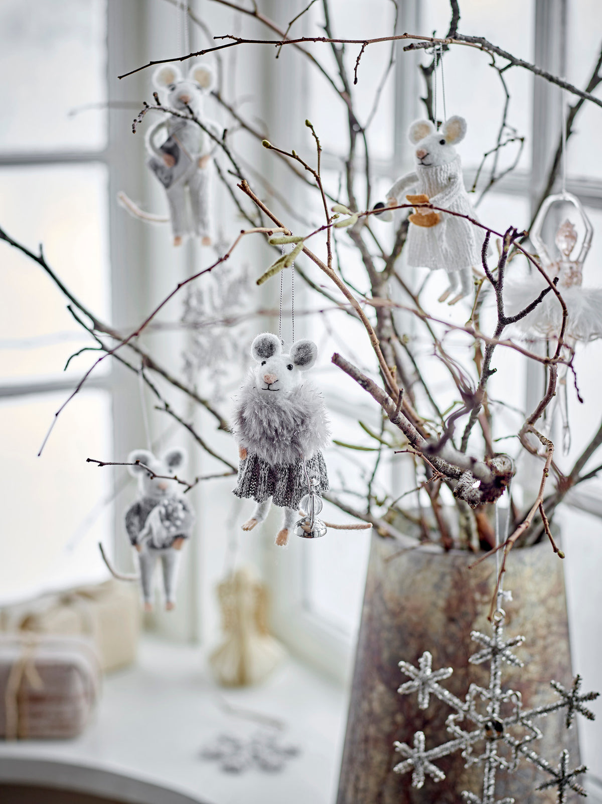 Peo Ornament, Grau, Wolle in Grau präsentiert im Onlineshop von KAQTU Design AG. Ornament ist von Bloomingville