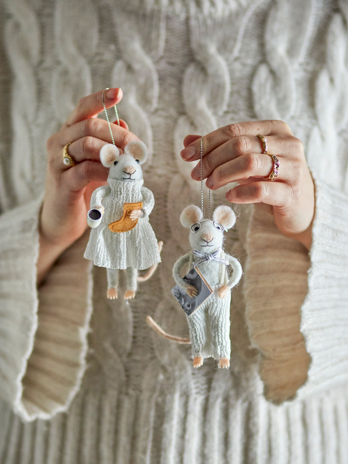 Peo Ornament, Weiss, Wolle in Weiss präsentiert im Onlineshop von KAQTU Design AG. Ornament ist von Bloomingville