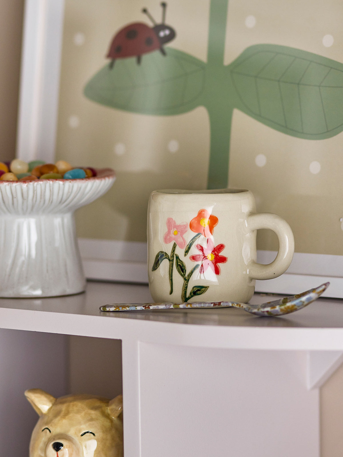 Millie Tasse, Weiss, Steingut in Weiss präsentiert im Onlineshop von KAQTU Design AG. Tasse ist von Bloomingville Mini
