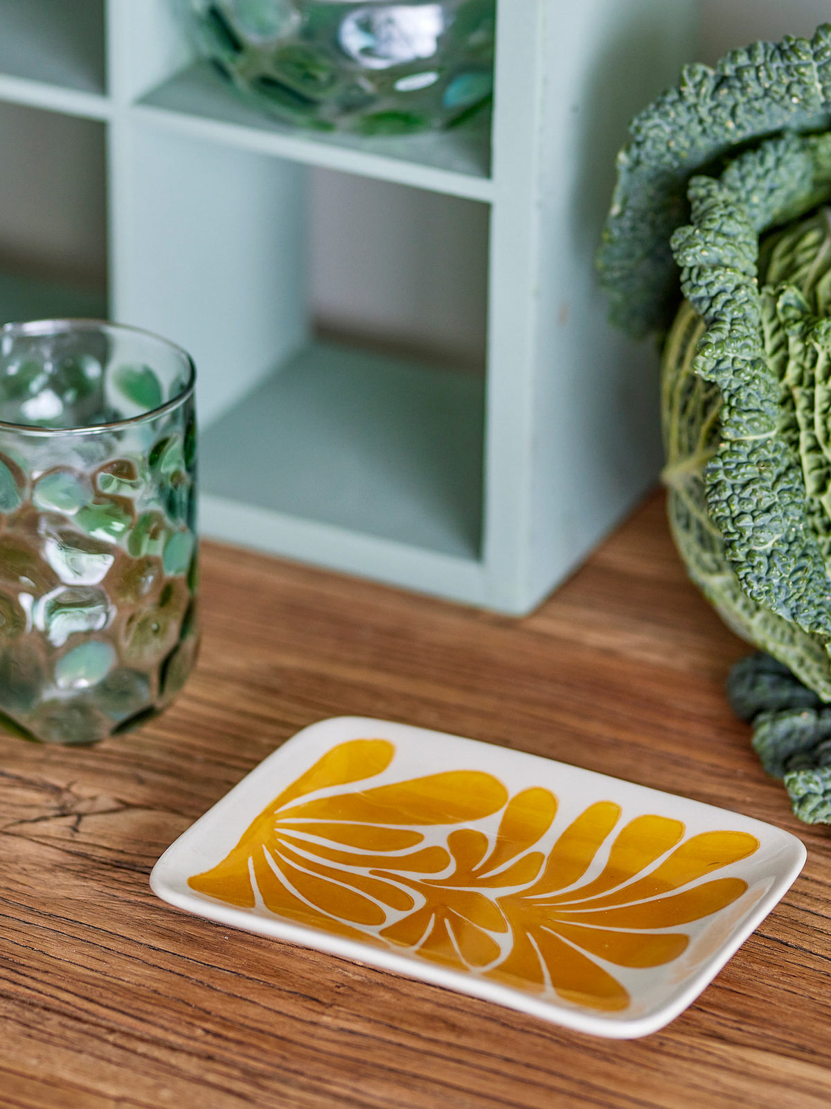 Fauni Teller, Gelb, Steingut in Gelb präsentiert im Onlineshop von KAQTU Design AG. Teller ist von Creative Collection
