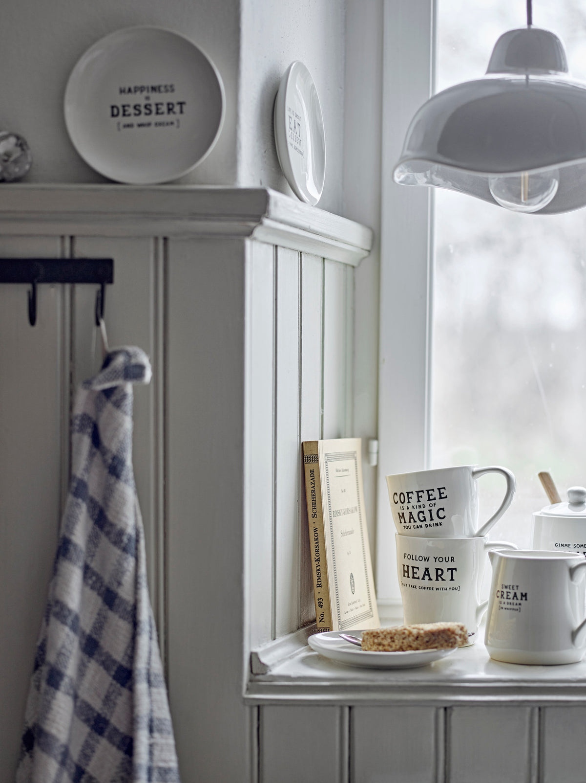 Wendy Teller, Weiss, Steingut in Weiss präsentiert im Onlineshop von KAQTU Design AG. Teller ist von Creative Collection