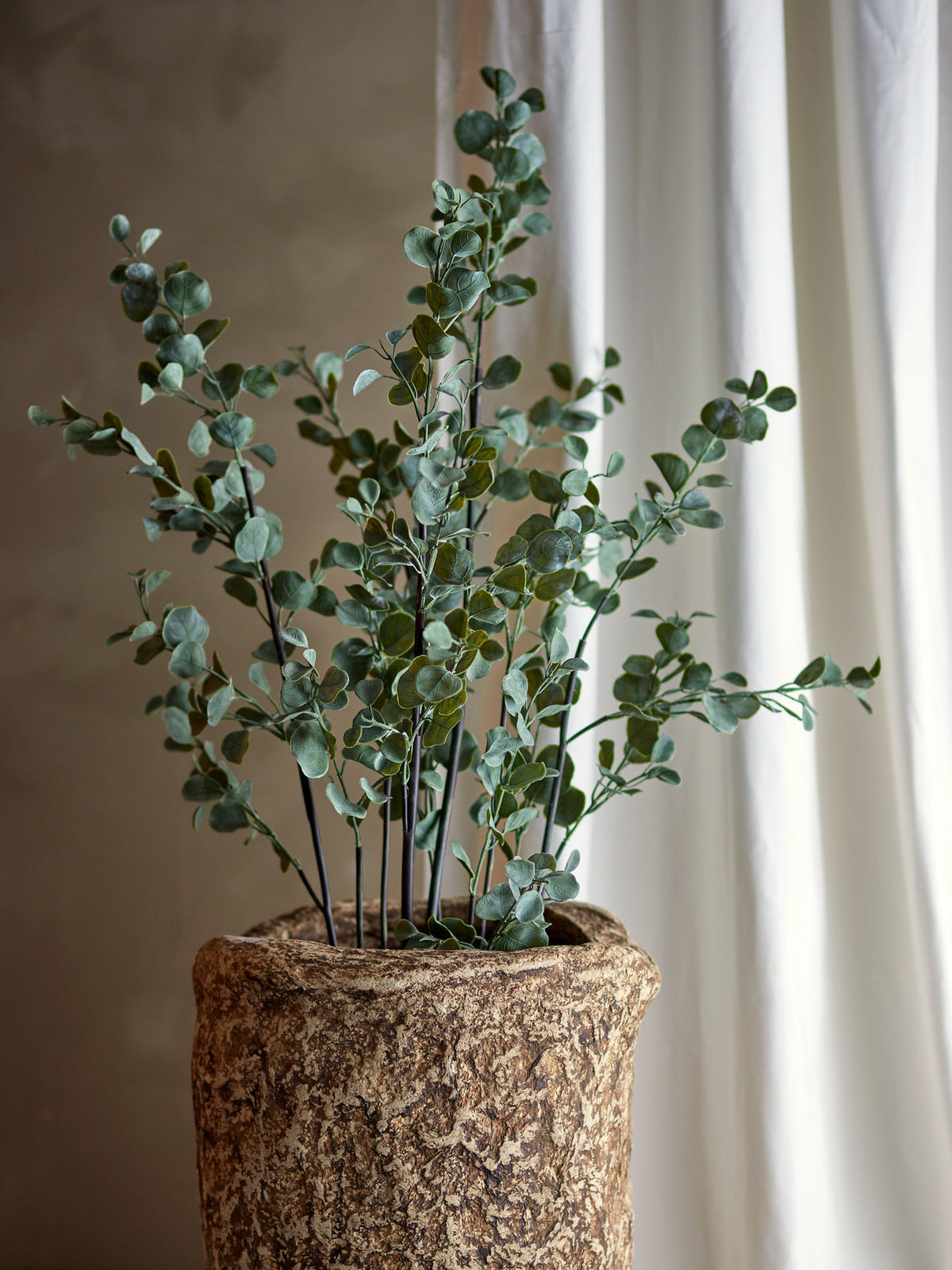 Eucalyptus Pflanze, Grün, Künstliche Blumen in Grün präsentiert im Onlineshop von KAQTU Design AG. Kunstpflanze ist von Bloomingville