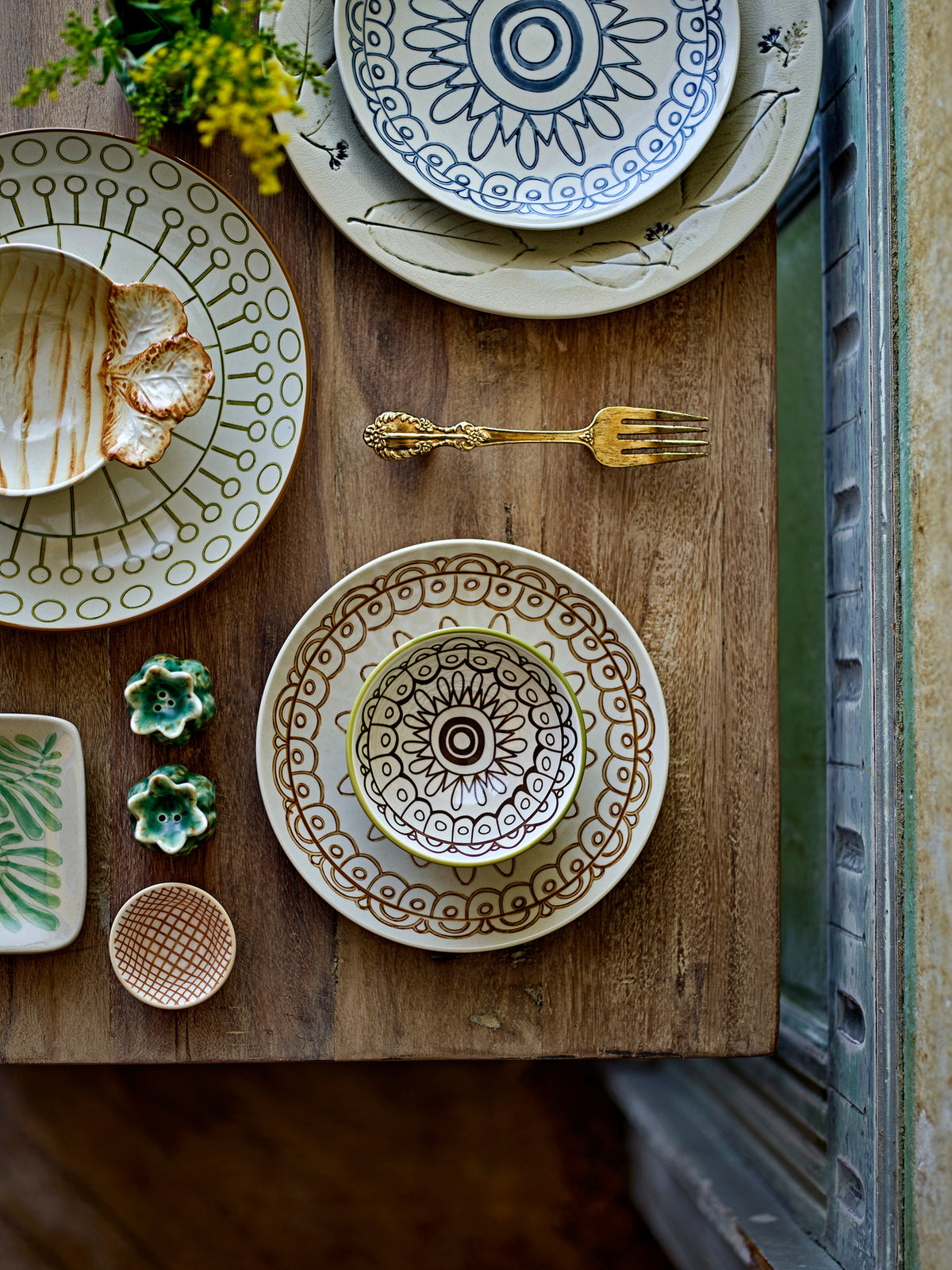 Maple Teller, Orange, Steingut in Orange präsentiert im Onlineshop von KAQTU Design AG. Teller ist von Creative Collection