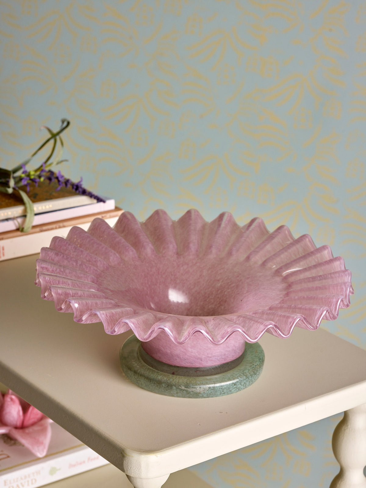 Garnet Schale, Rose, Glas in Rose präsentiert im Onlineshop von KAQTU Design AG. Schale ist von Bloomingville