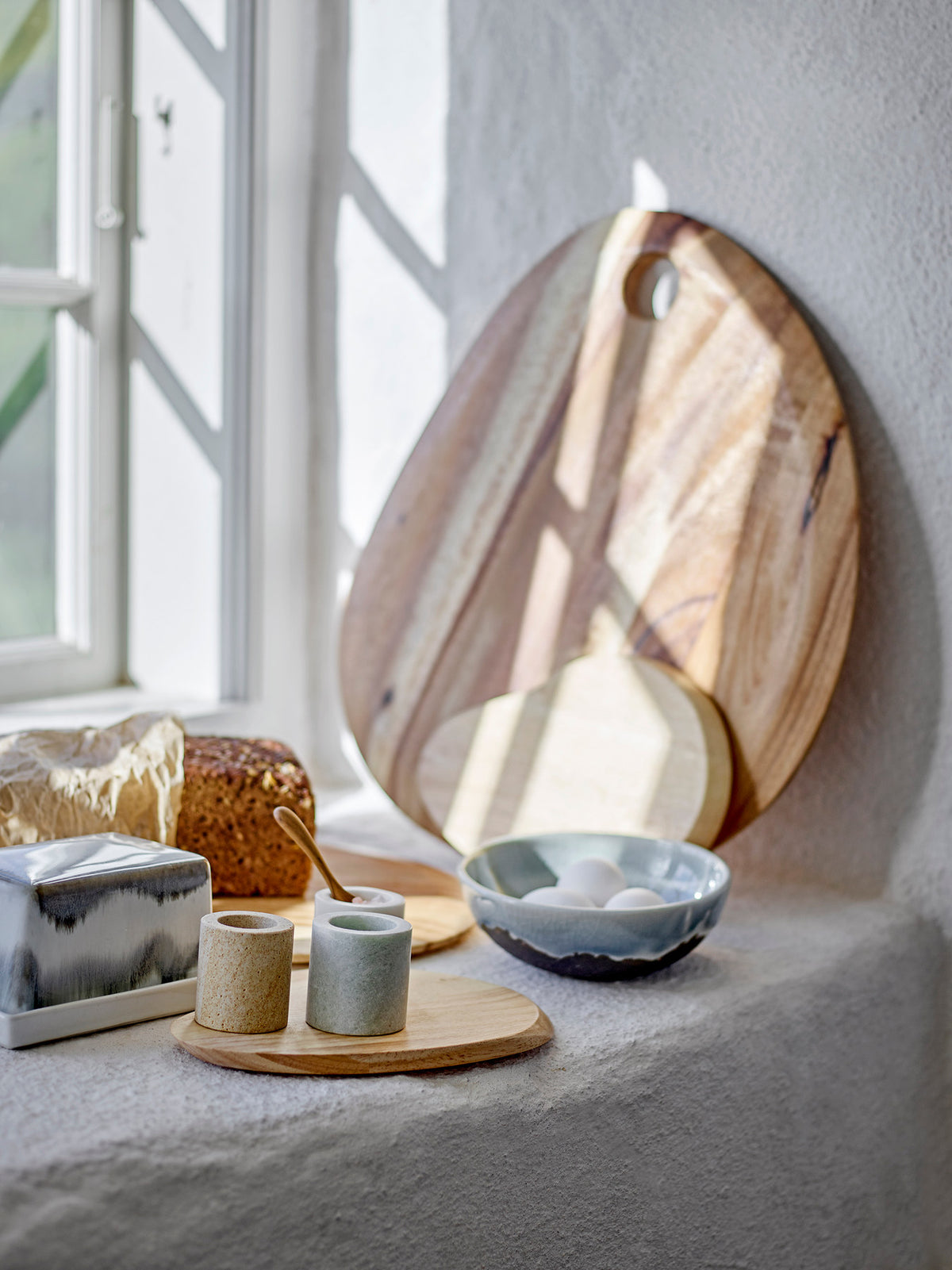 Paula Butterdose, Grau, Steingut in Grau präsentiert im Onlineshop von KAQTU Design AG. Butterdosen ist von Bloomingville