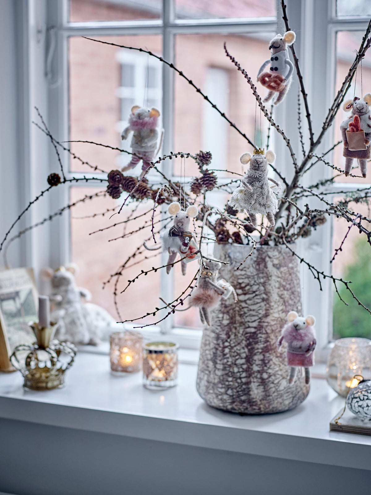 Peo Ornament, Rose, Wolle in Rose präsentiert im Onlineshop von KAQTU Design AG. Ornament ist von Bloomingville