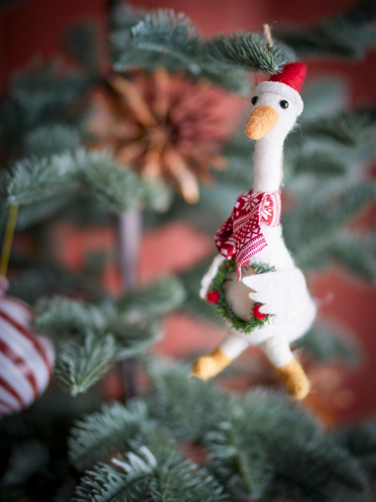 Arlo Ornament, Weiss, Wolle in Weiss präsentiert im Onlineshop von KAQTU Design AG. Ornament ist von Bloomingville